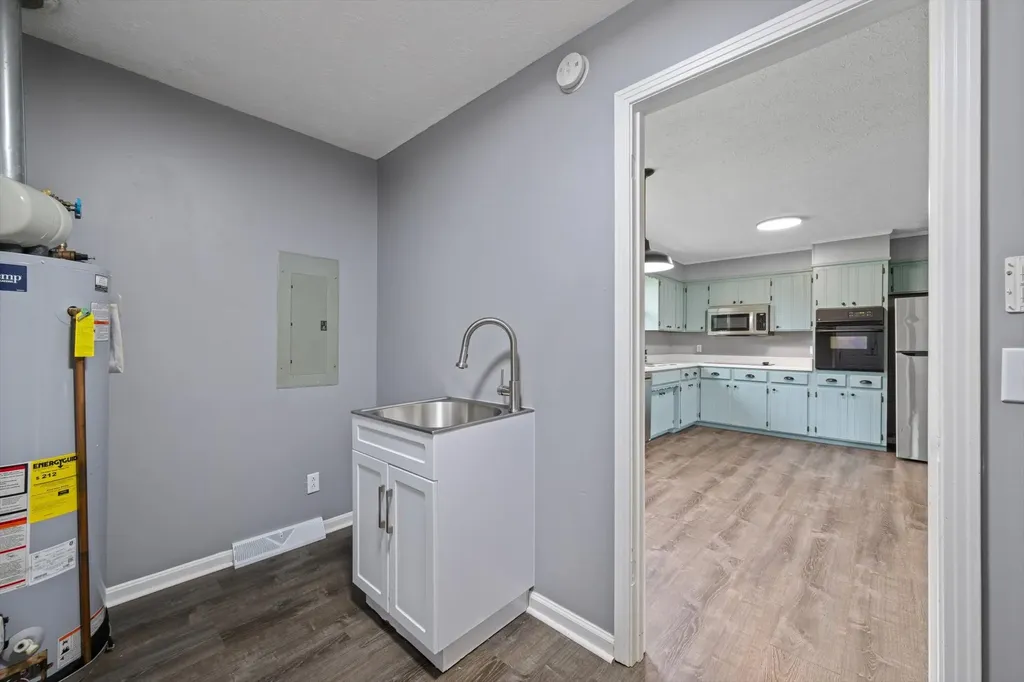 133 Lynn Lane Charlotte TN 37036