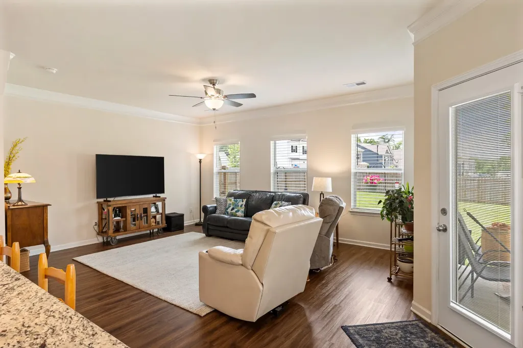 341 Geneva Lane Columbia TN 38401