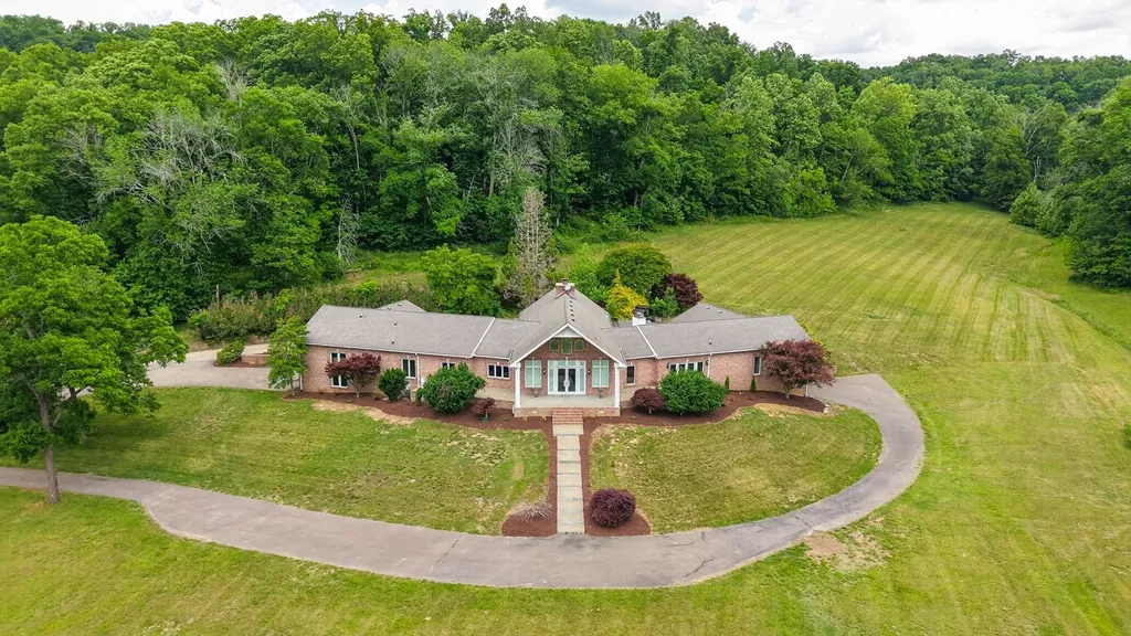 395B Allen Road Goodlettsville TN 37072