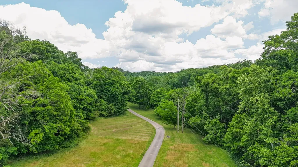 395B Allen Road Goodlettsville TN 37072