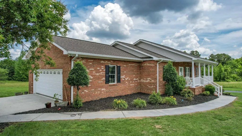 210 Hancock Road, NE Cleveland TN 37323