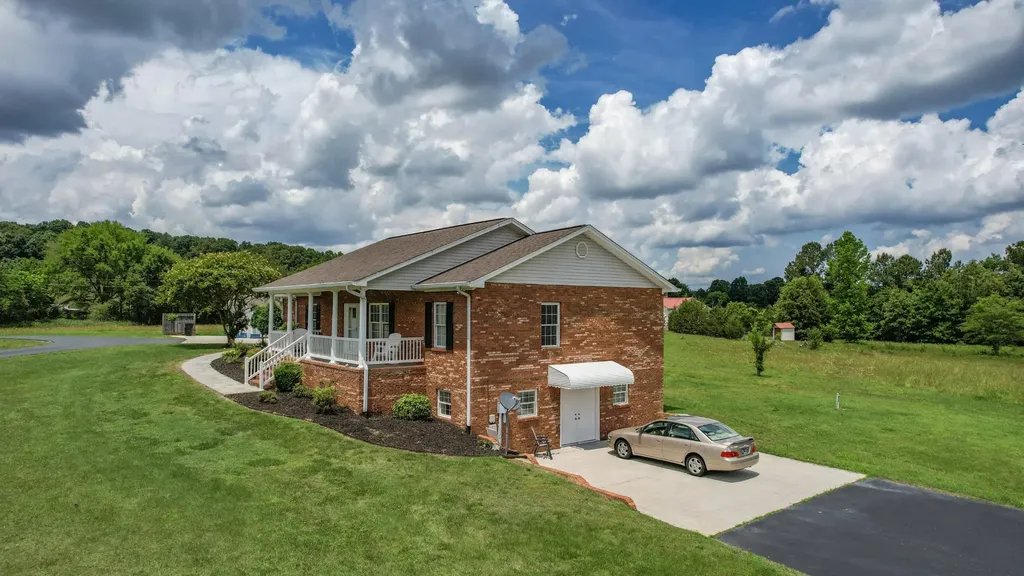 210 Hancock Road, NE Cleveland TN 37323