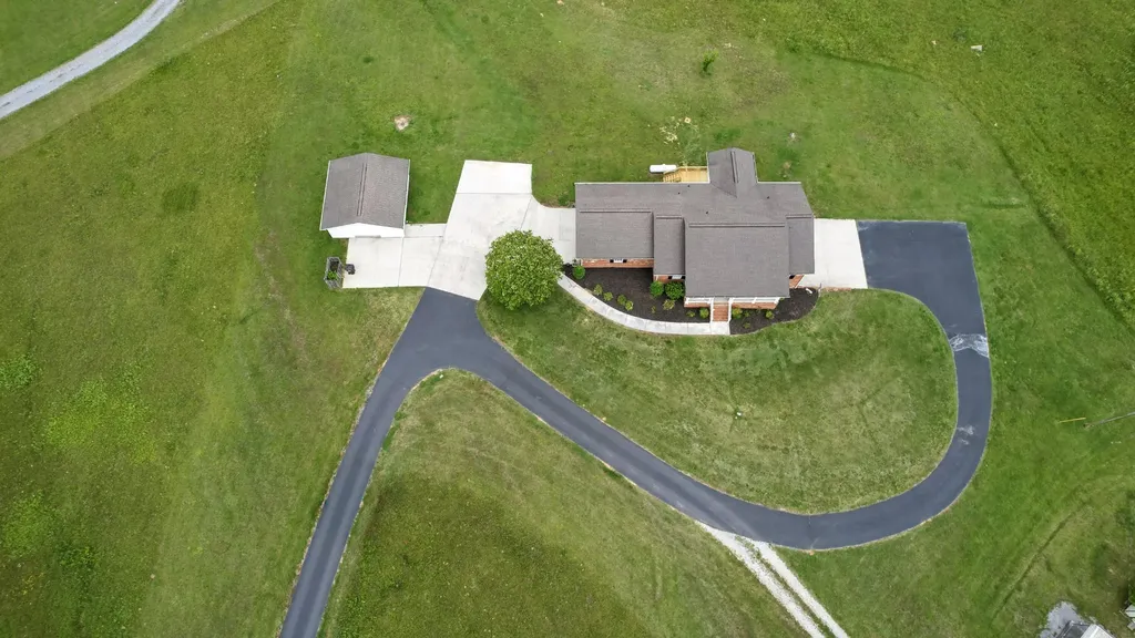 210 Hancock Road, NE Cleveland TN 37323