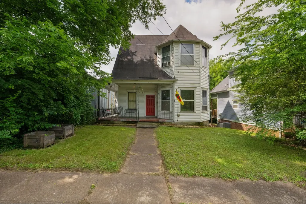812 E 10th Street Chattanooga TN 37403