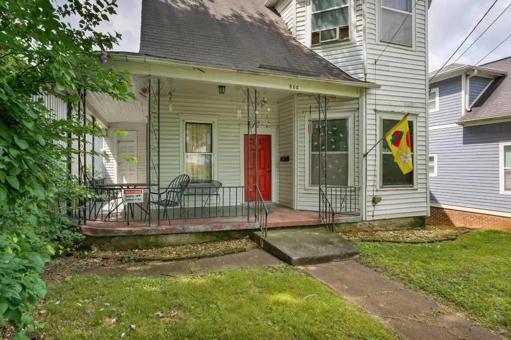 812 E 10th Street Chattanooga TN 37403