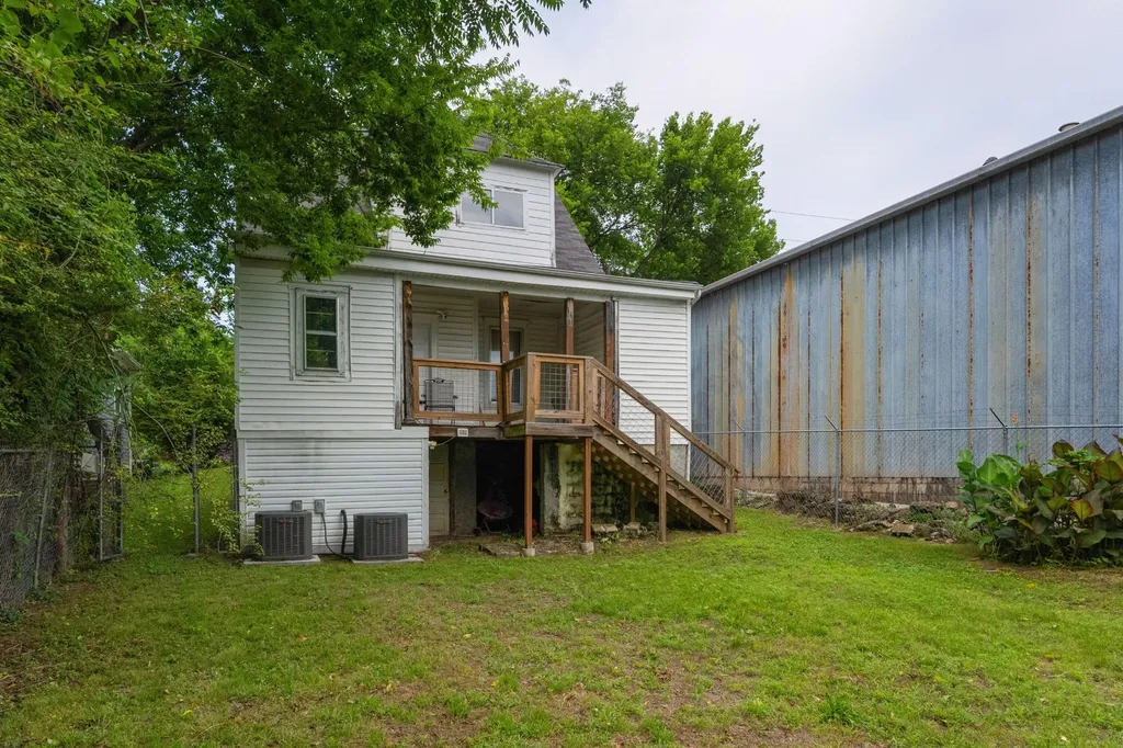812 E 10th Street Chattanooga TN 37403
