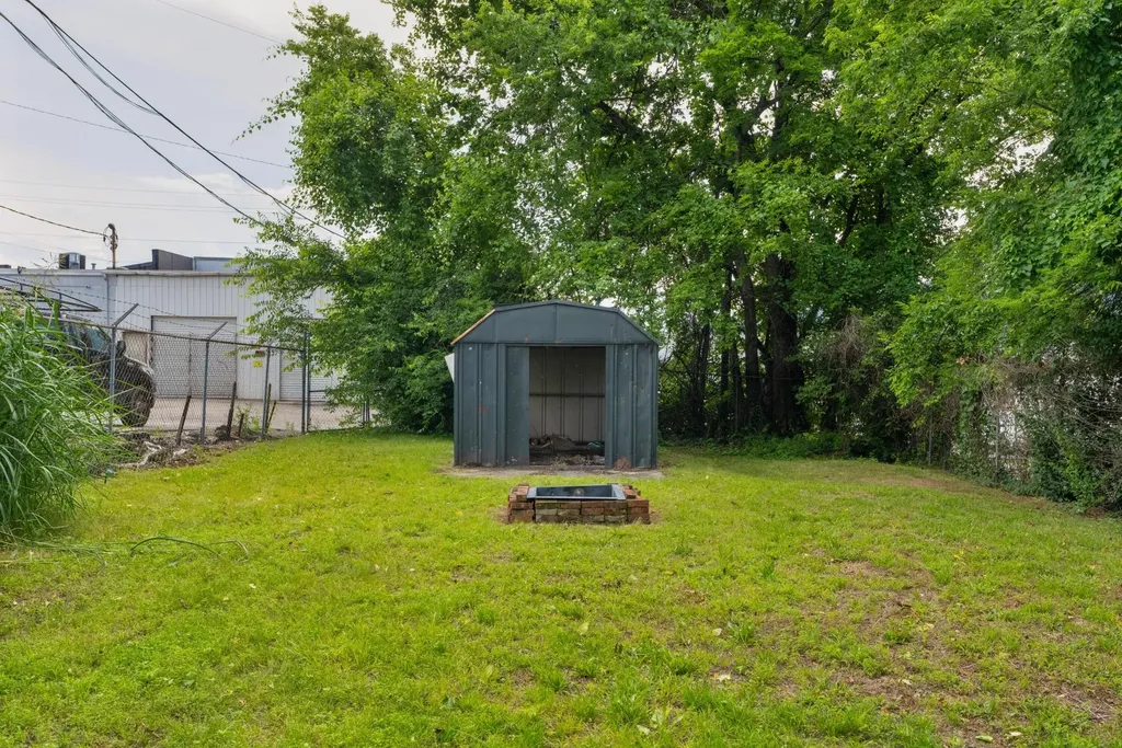 812 E 10th Street Chattanooga TN 37403