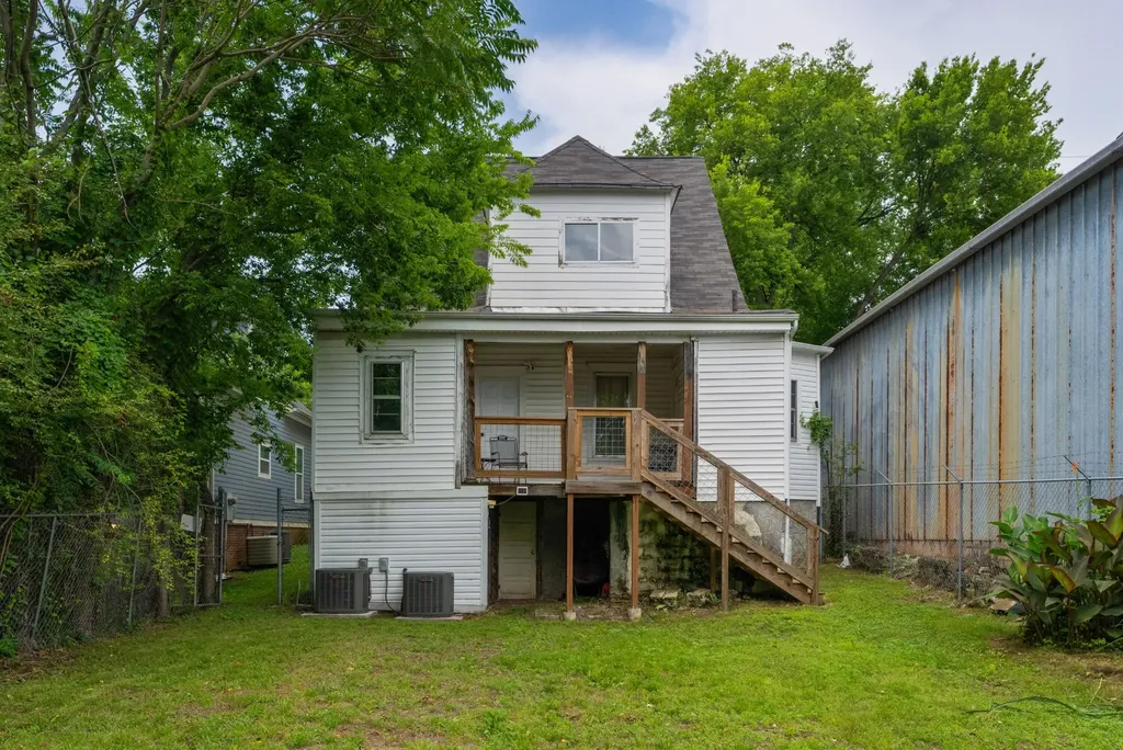 812 E 10th Street Chattanooga TN 37403