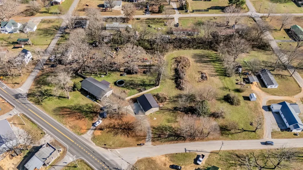 1508 Turnpike Road Summertown TN 38483