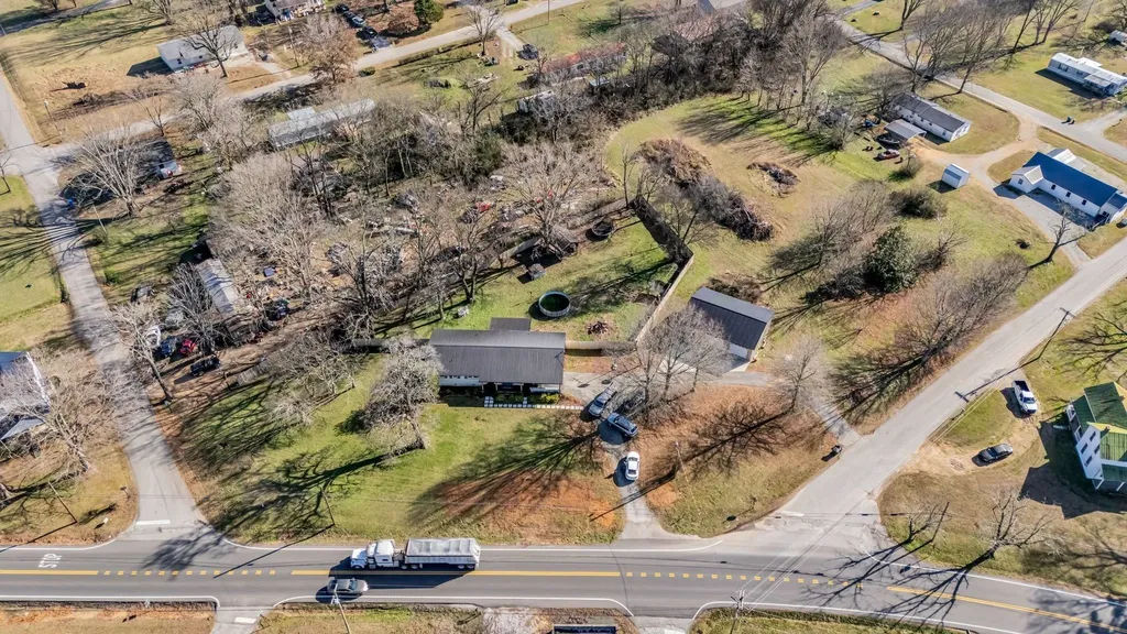1508 Turnpike Road Summertown TN 38483