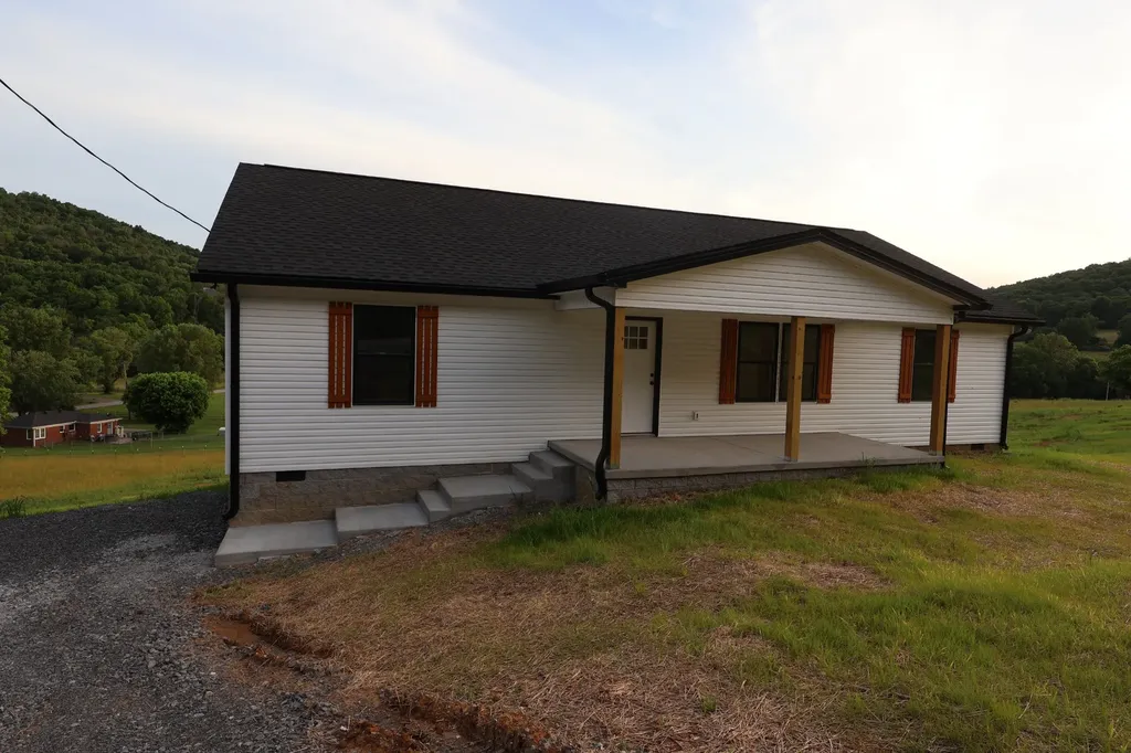 11 Wilkerson Hollow Lane Brush Creek TN 38547