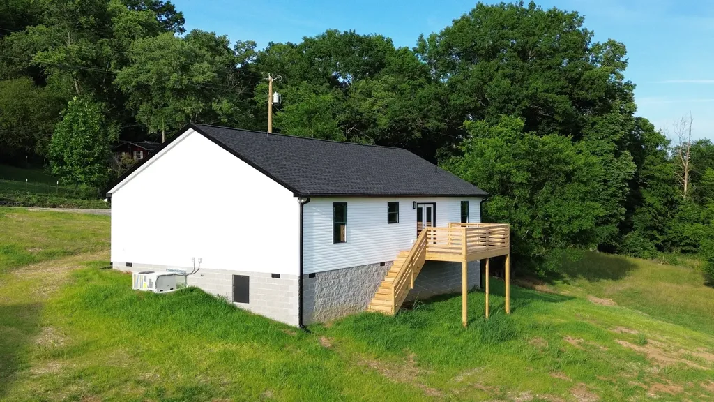 11 Wilkerson Hollow Lane Brush Creek TN 38547