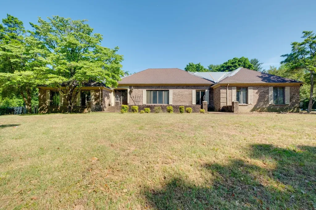 651 Old Lebanon Dirt Road Hermitage TN 37076