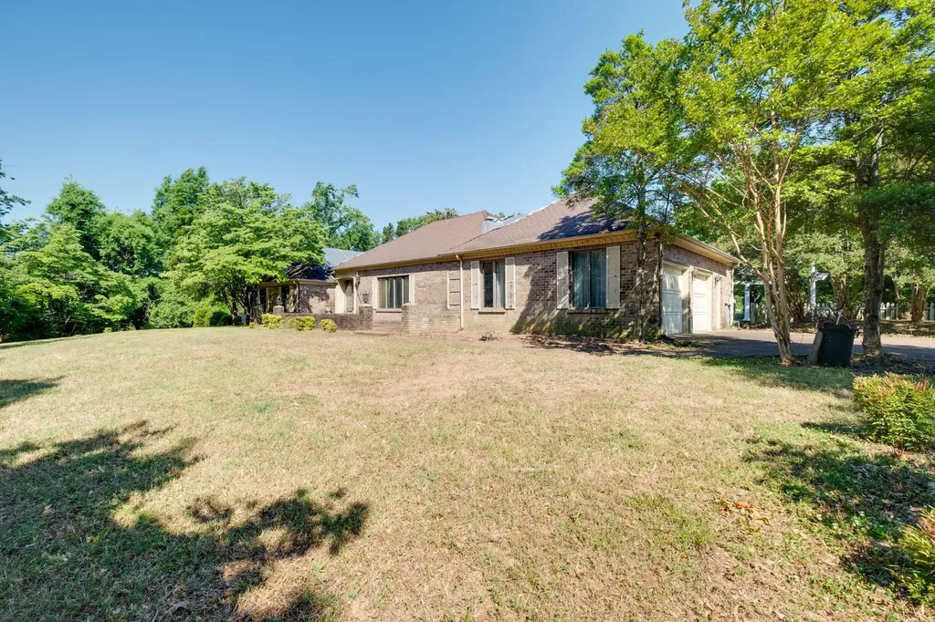 651 Old Lebanon Dirt Road Hermitage TN 37076