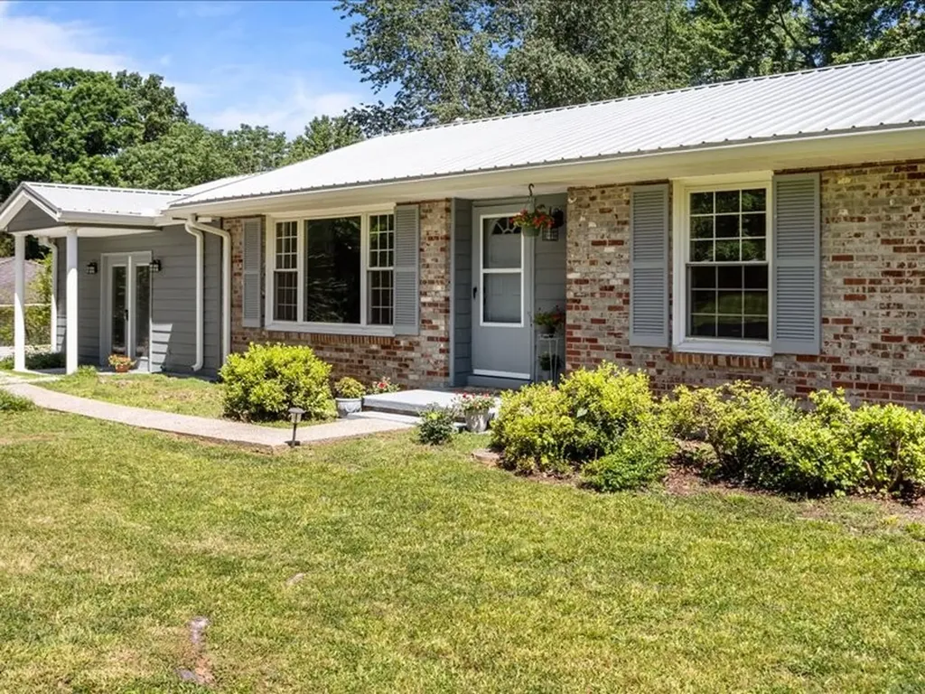 108 Sherry Lane Dickson TN 37055