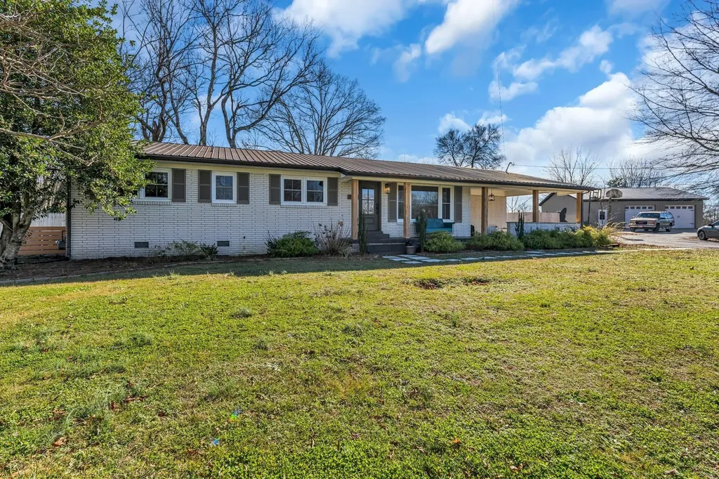 1508 Turnpike Road Summertown TN 38483