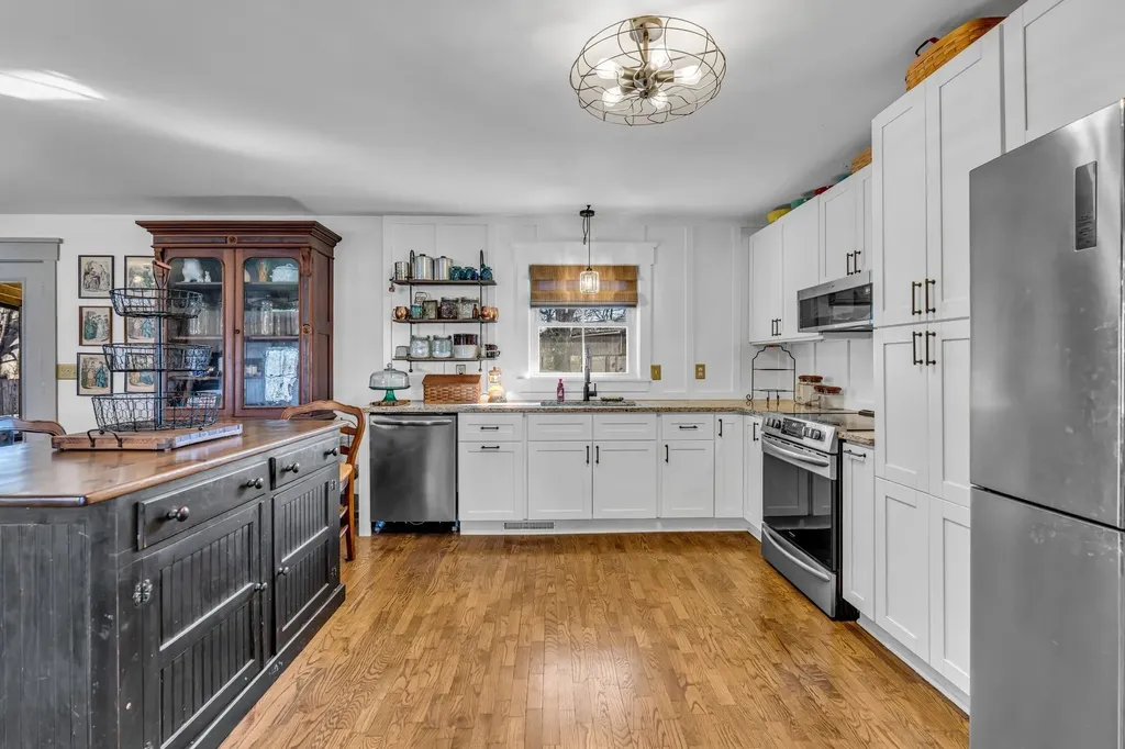 1508 Turnpike Road Summertown TN 38483