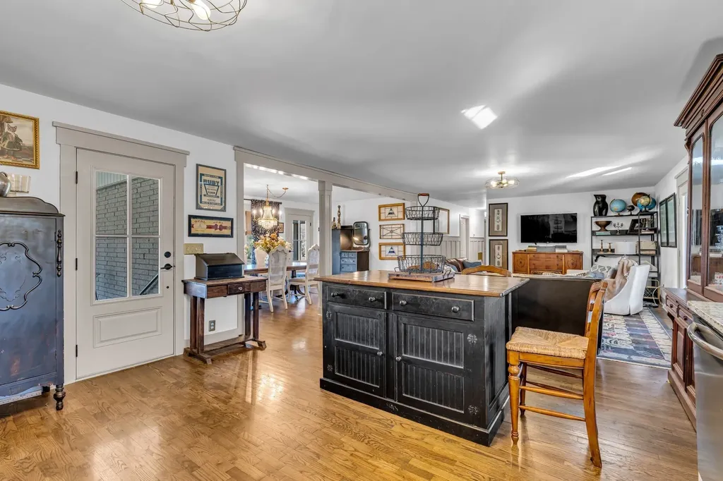 1508 Turnpike Road Summertown TN 38483