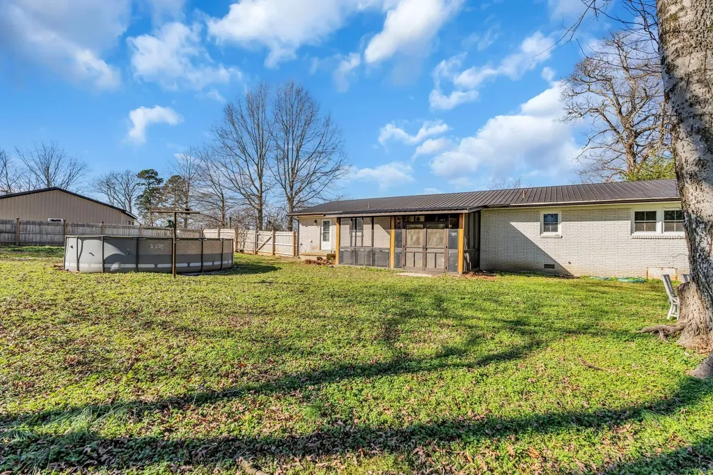 1508 Turnpike Road Summertown TN 38483