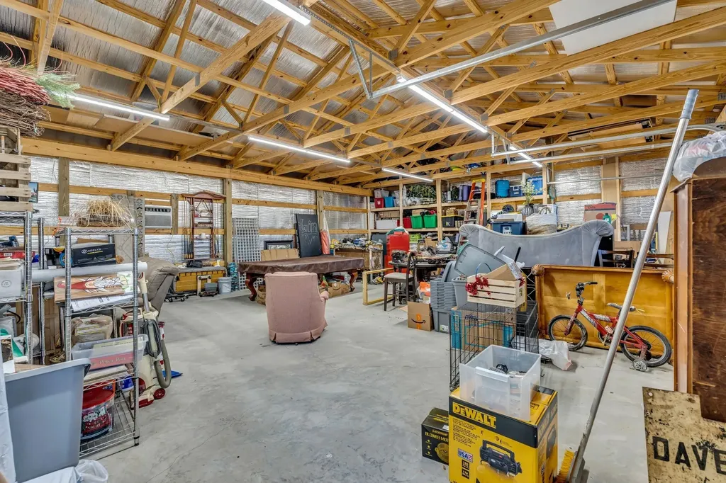 1508 Turnpike Road Summertown TN 38483