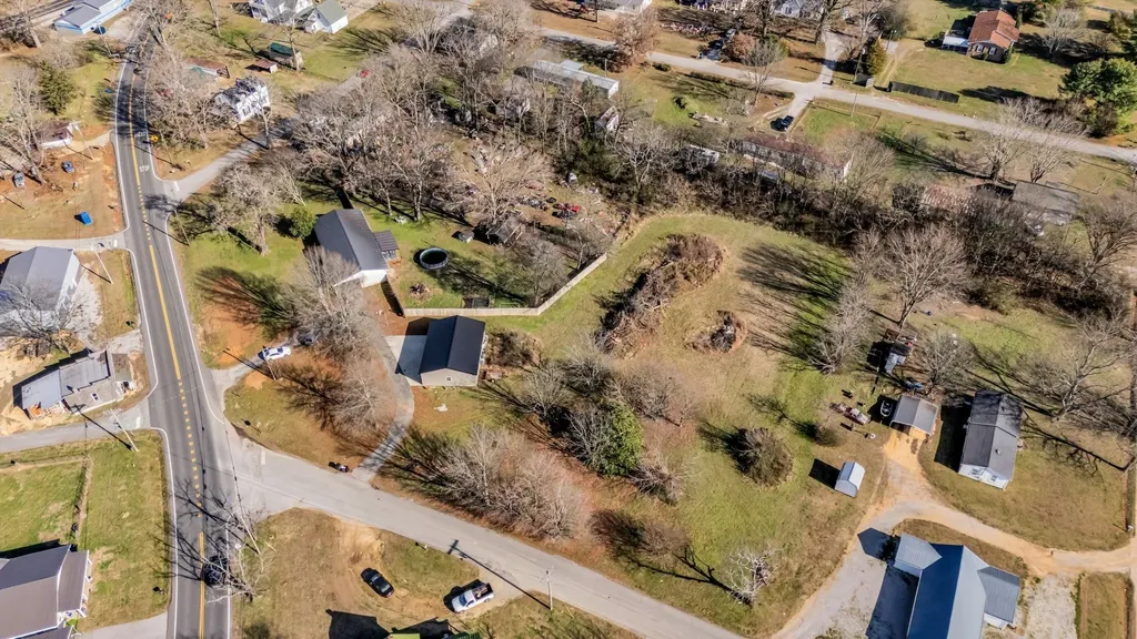 1508 Turnpike Road Summertown TN 38483