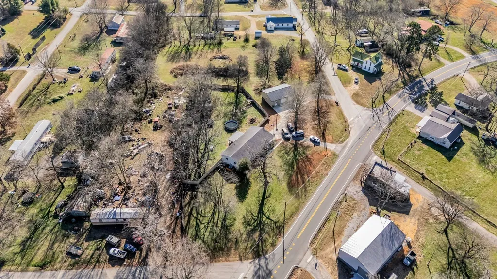 1508 Turnpike Road Summertown TN 38483