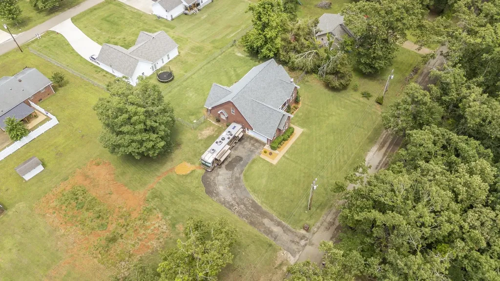 135 Betsy Drive Savannah TN 38372