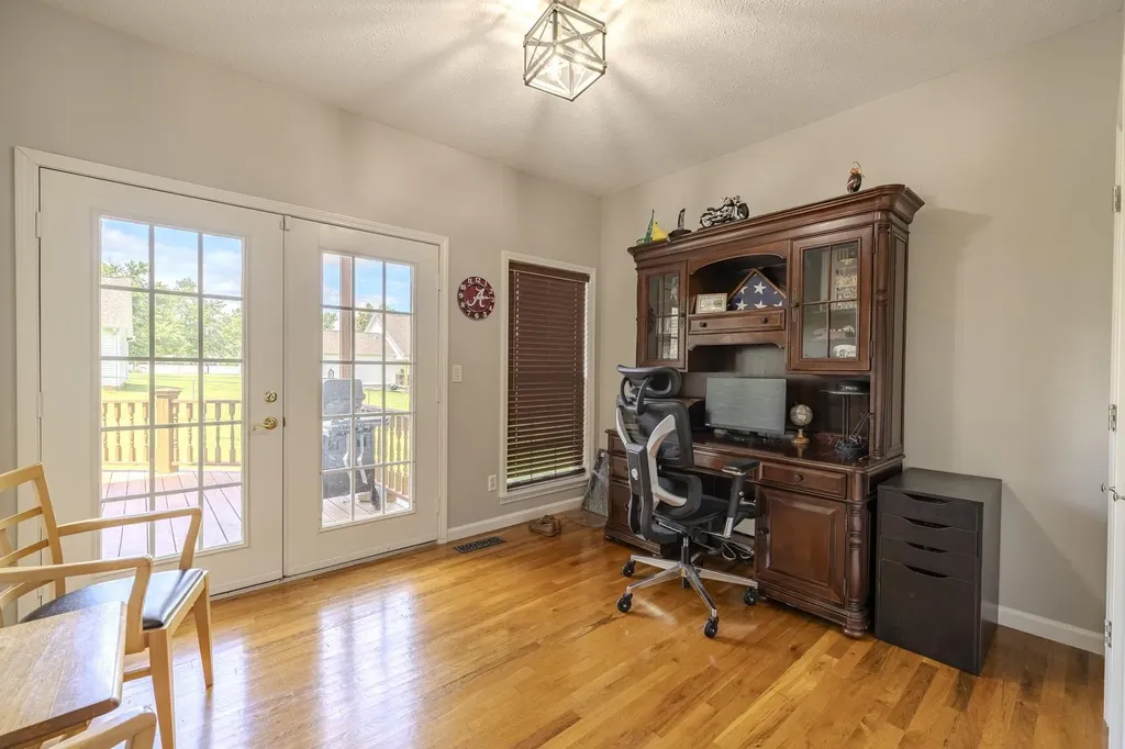 135 Betsy Drive Savannah TN 38372