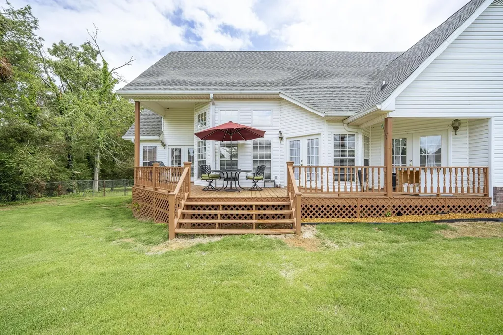 135 Betsy Drive Savannah TN 38372