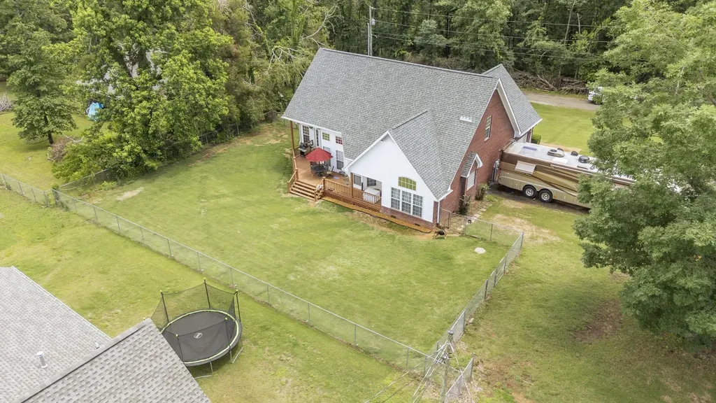 135 Betsy Drive Savannah TN 38372