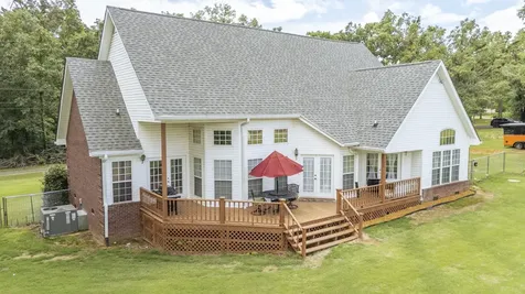 135 Betsy Drive Savannah TN 38372