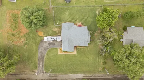 135 Betsy Drive Savannah TN 38372