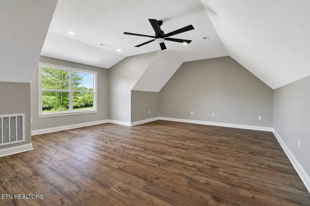 1052 Catoosa Ridge Drive Crossville TN 38571
