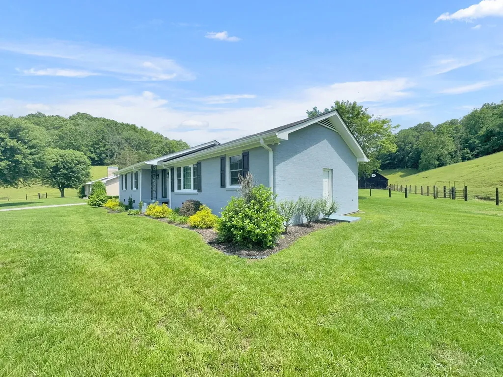 1358 Dry Branch Road Dixon Springs TN 37057