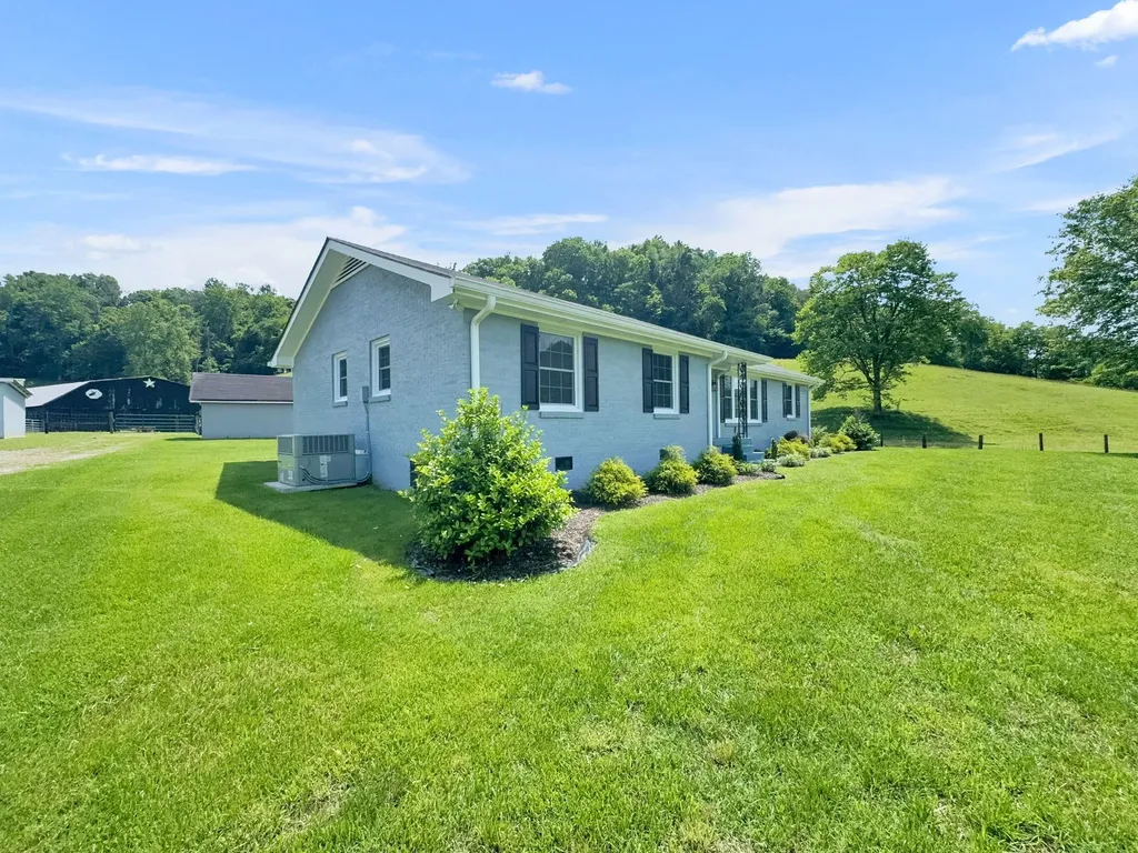 1358 Dry Branch Road Dixon Springs TN 37057