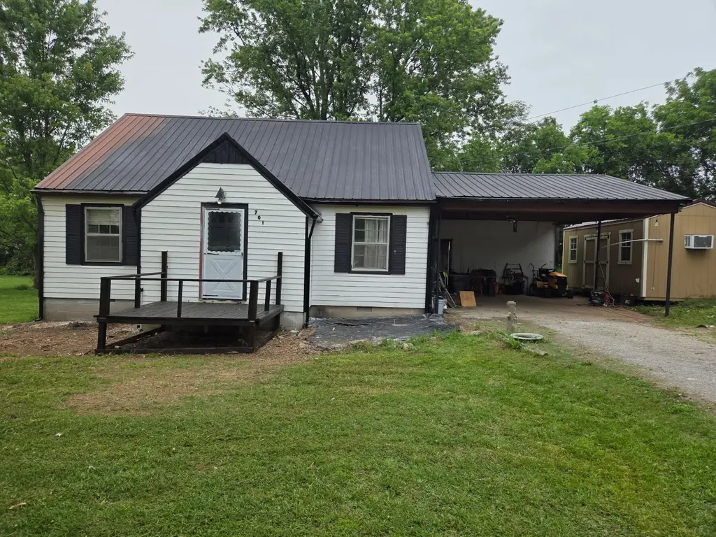 701 N Broadway Portland TN 37148