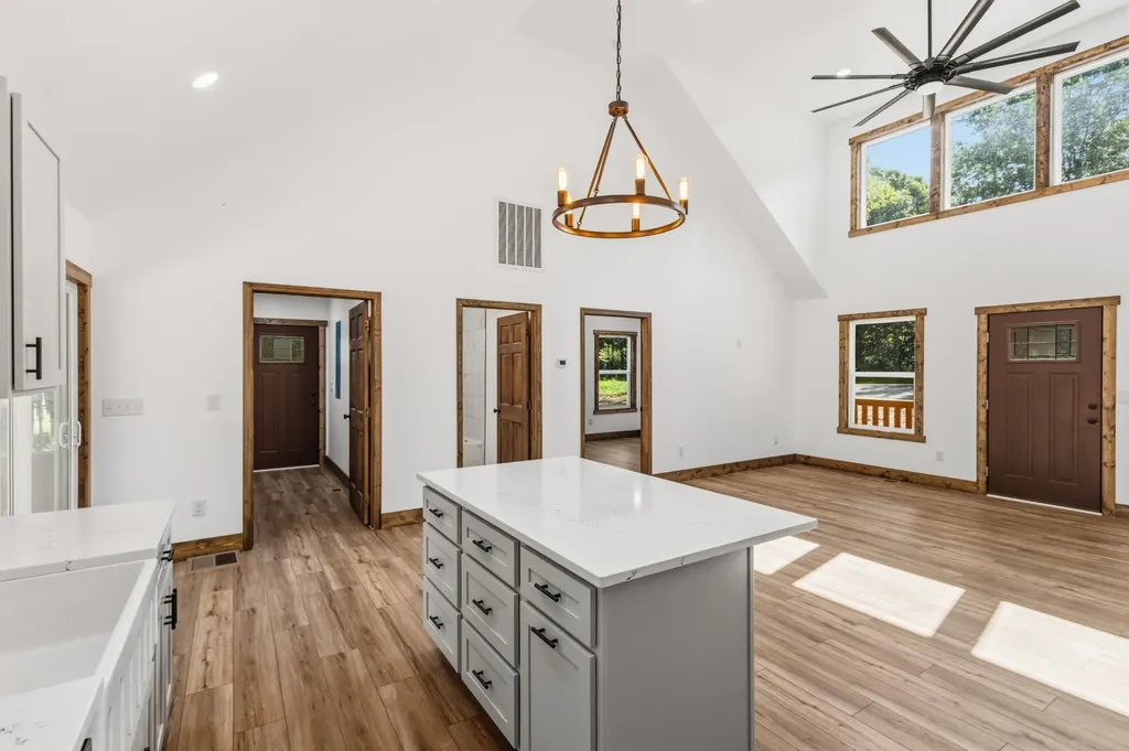 2377 Porch Rock Road Pikeville TN 37367