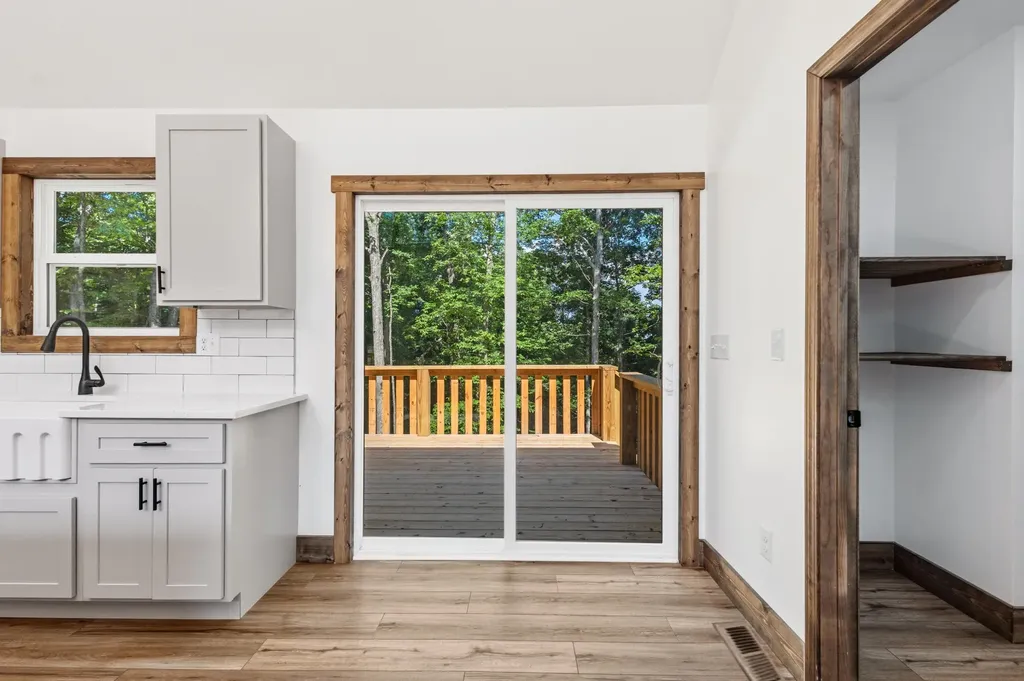 2377 Porch Rock Road Pikeville TN 37367