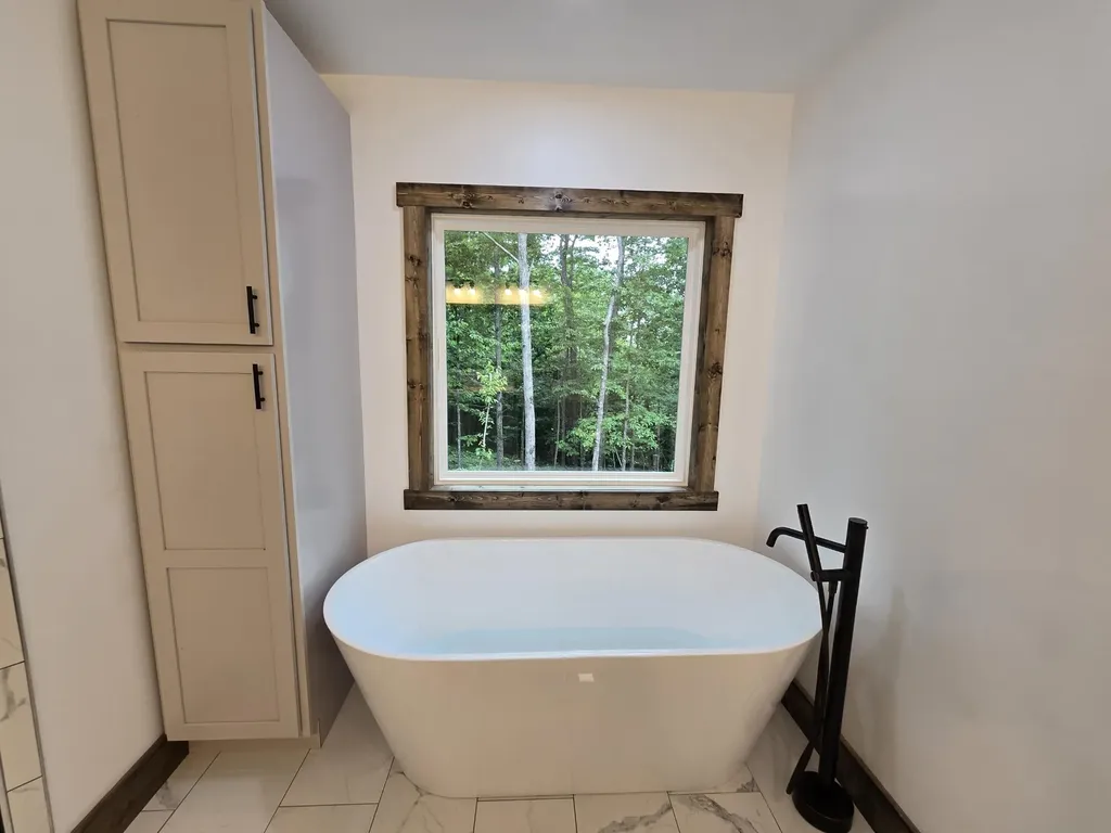 2377 Porch Rock Road Pikeville TN 37367