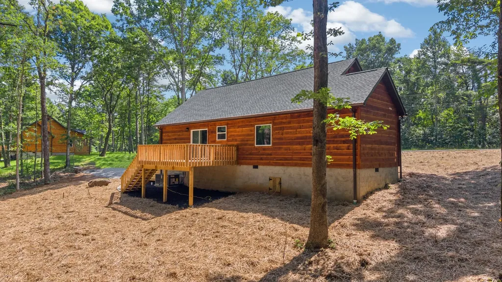 2377 Porch Rock Road Pikeville TN 37367