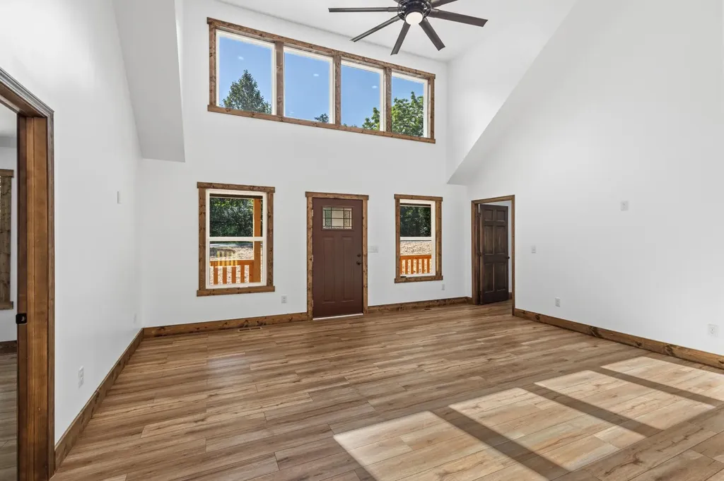 2377 Porch Rock Road Pikeville TN 37367