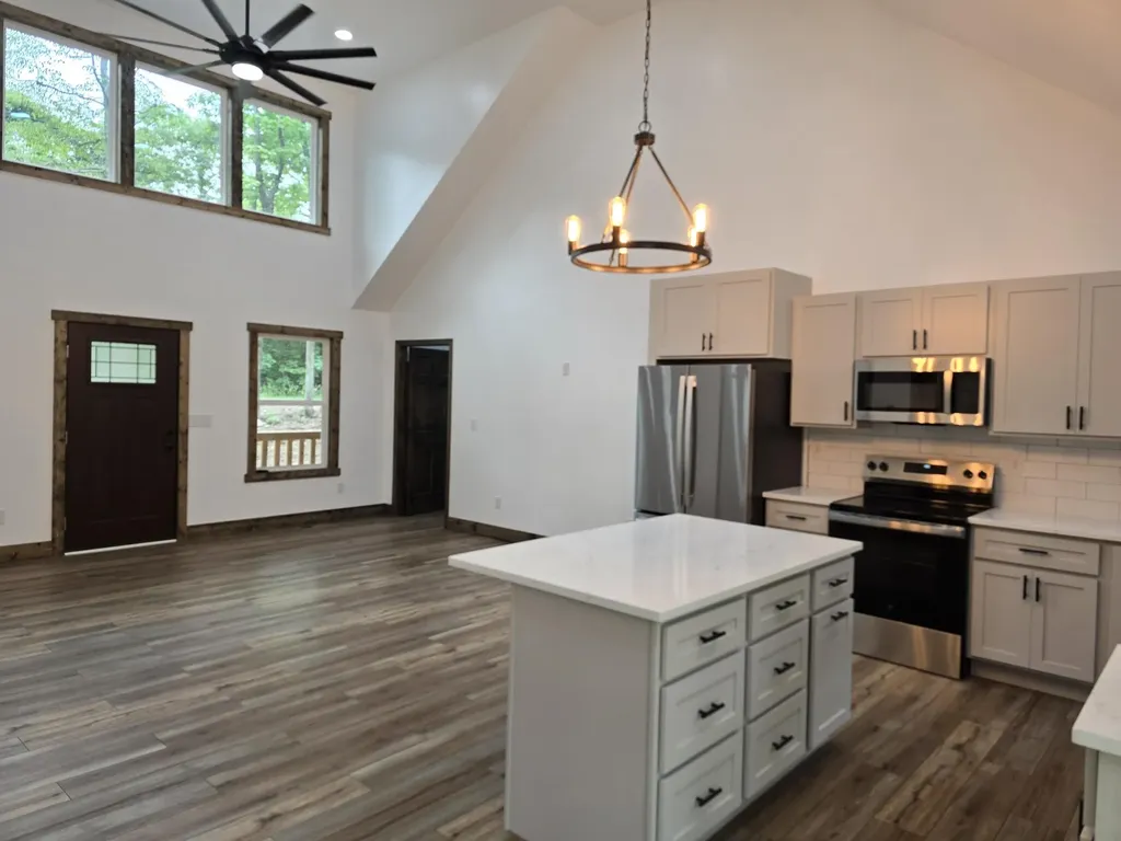 2377 Porch Rock Road Pikeville TN 37367
