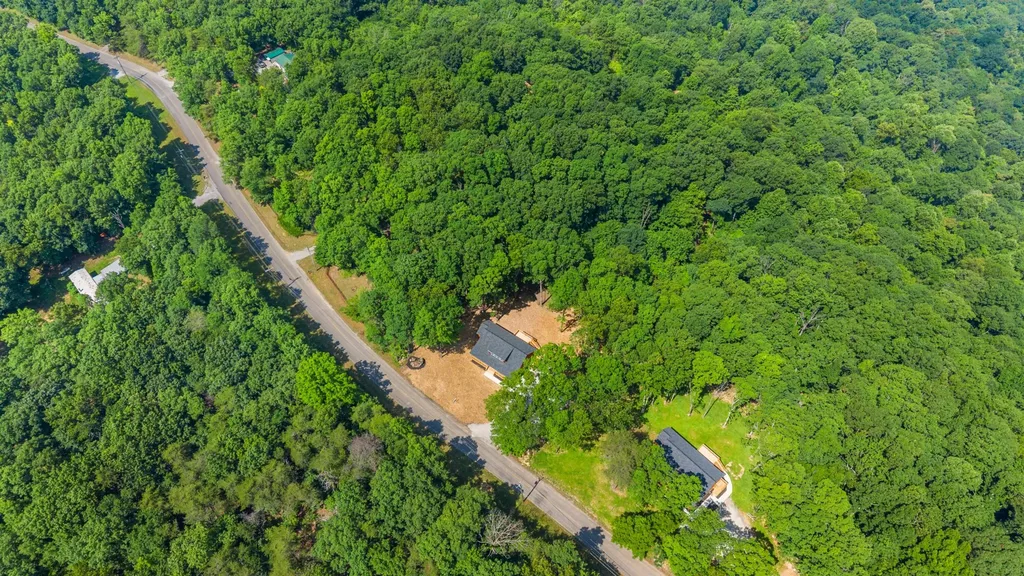 2377 Porch Rock Road Pikeville TN 37367