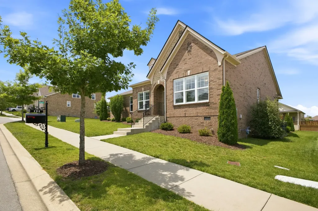 124 Snowden St, E Franklin TN 37064
