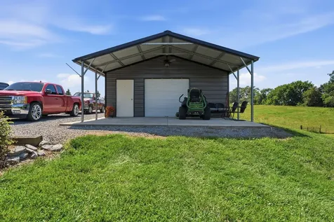 5017 Somerville Road Cross Plains TN 37049