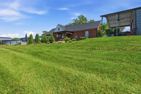 5017 Somerville Road Cross Plains TN 37049