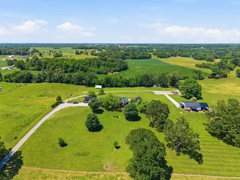 5017 Somerville Road Cross Plains TN 37049