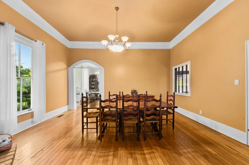 1586 Main Street Lynnville TN 38472