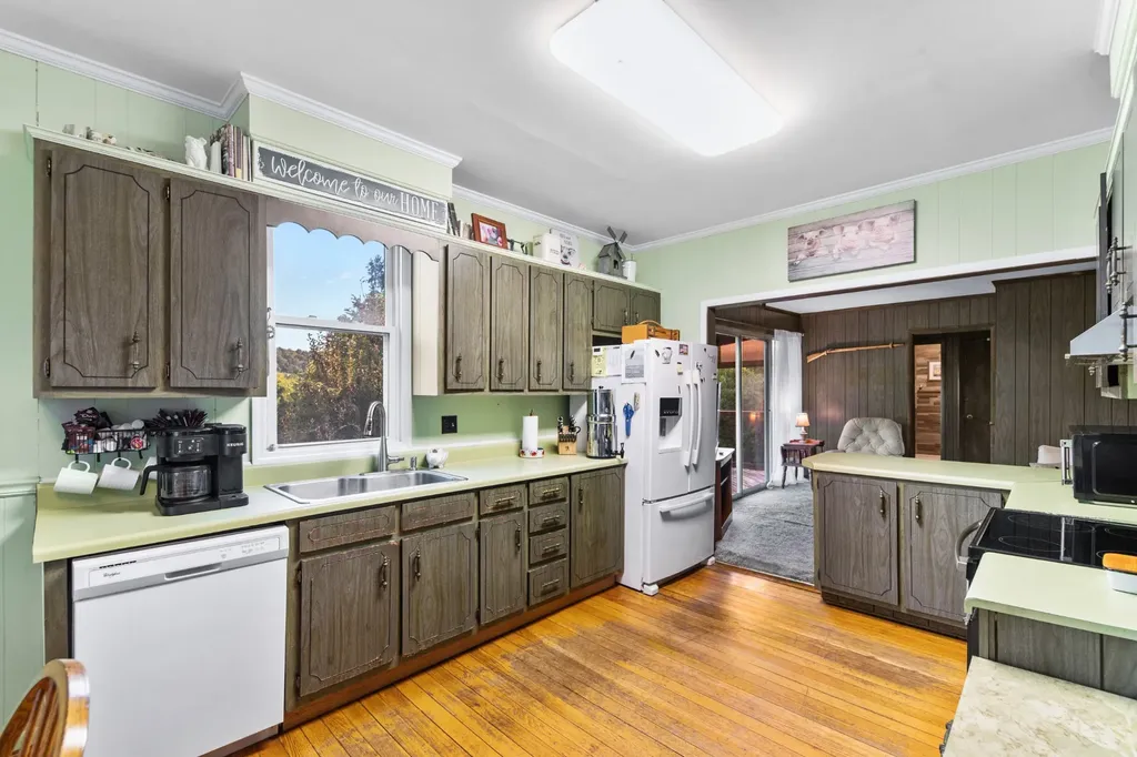 1586 Main Street Lynnville TN 38472