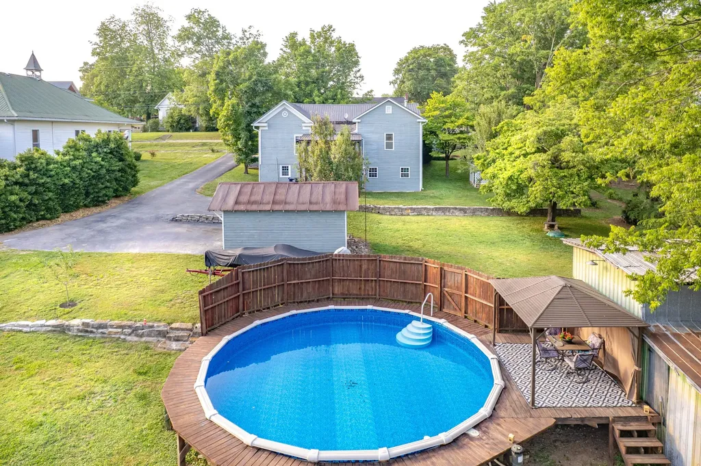 1586 Main Street Lynnville TN 38472